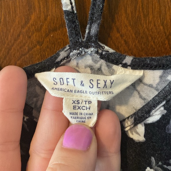 American Eagle soft & sexy black and grey floral romper with pockets ๐๐๐ - Picture 5 of 12